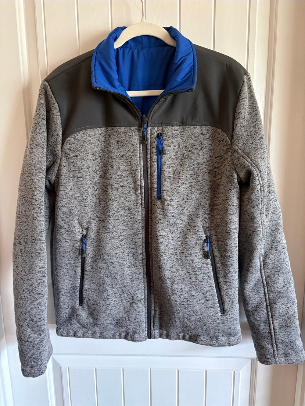 ZeroXposur Men's Gray Knit Jacket with Blue Trim